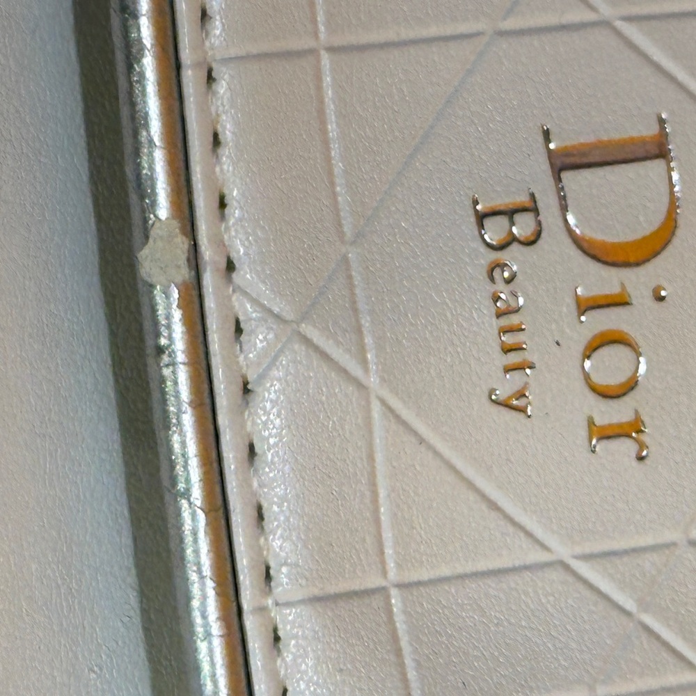 Dior Snow White Cosmetic Bag mirror included - Picture 10 of 13